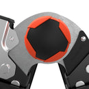 Детайл на стоманена ръкохватка с черен и оранжев елемент, показваща иновационен дизайн.