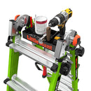 Часовник, инструменти и контейнер на телескопична стълба Little Giant Conquest за работа на височина.