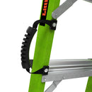 Детайл на телескопична стълба от фибростъкло Little Giant Conquest с ергономична дръжка.