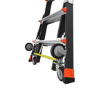 Изображение на телескопична стълба от фибростъкло с регулируем кош и колела за улеснено придвижване.