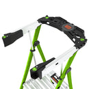 Детайл от стълба с платформа Little Giant Fortress, показваща защитната ограда и конструкцията.