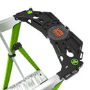 Детайл на платформата и защитната ограда на стълба Little Giant Fortress с фибростъкло.