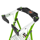 Работна платформа на стълба Little Giant Fortress с фиксиращи странични детайли за безопасност.