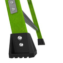 Детайл от стълба Little Giant Fortress с фибростъкло, силна основа и анти-slip крачета.