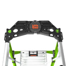 Детайл на платформа и горна част на стълба Little Giant Fortress с безопасност и удобство.