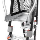 Детайл от телескопична стълба от фибростъкло с предпазен кош за безопасна работа на височина.