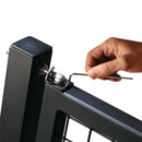 Монтаж на автоматичен механизъм за затваряне на врати с ръчен инструмент