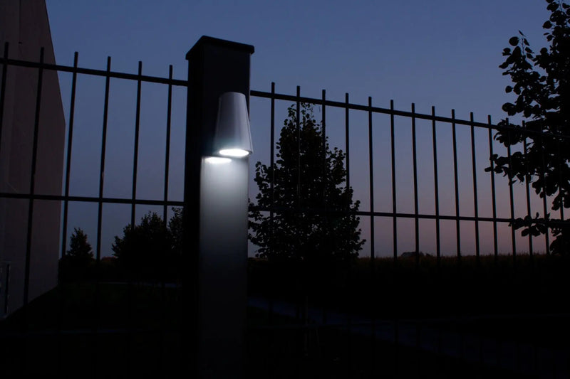 LED лампа Tricone Locinox за външно осветление на врати, огради и дворове