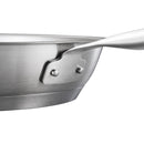 Тиган за пържене Fiskars All Steel с незалепващо керамично покритие, 28 см. — детайл на неръждаема стомана и дръжка