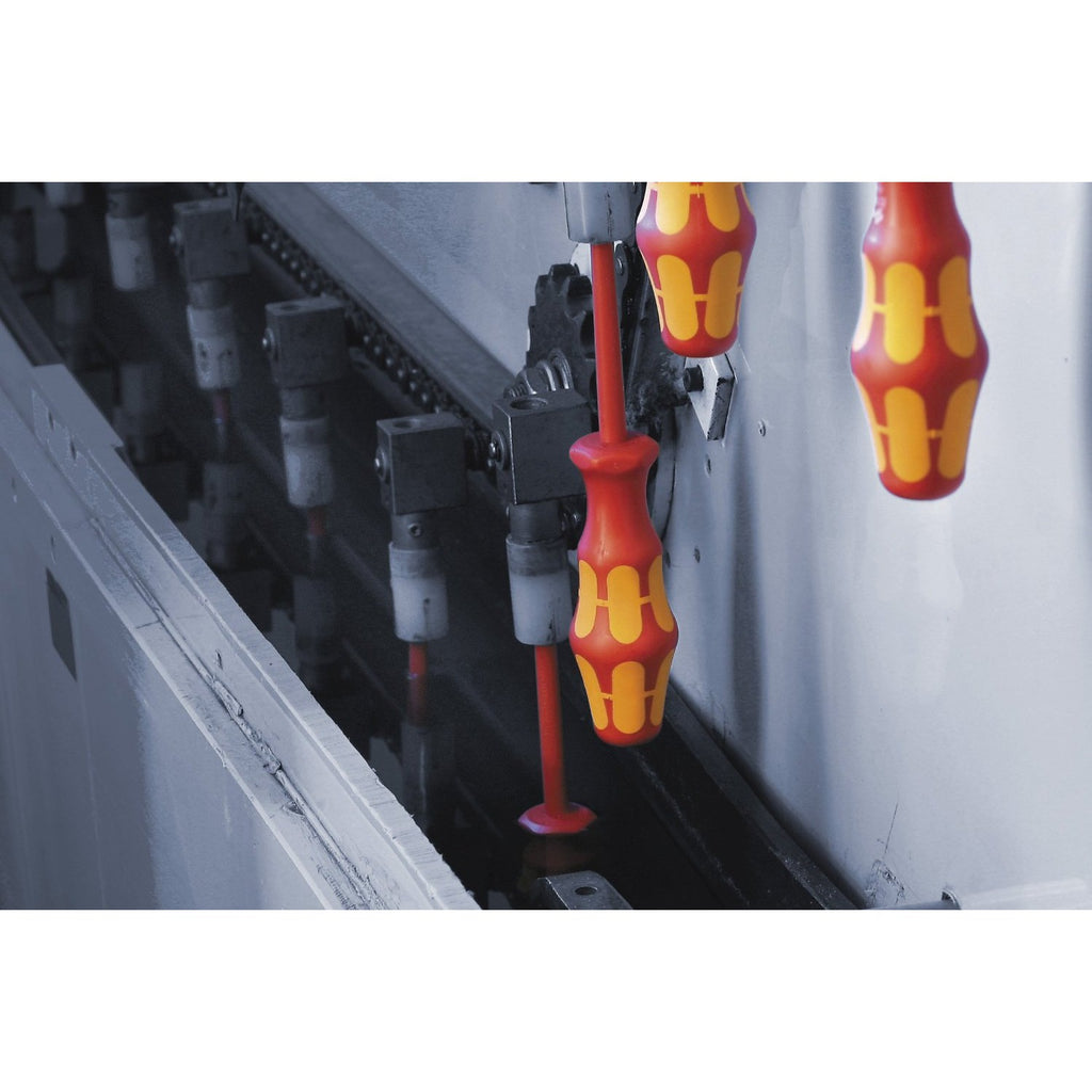 Купи Комплект отвертки WERA Kraftform Plus изолирани PZ серия за 75.35 лв. само от Nika.bg