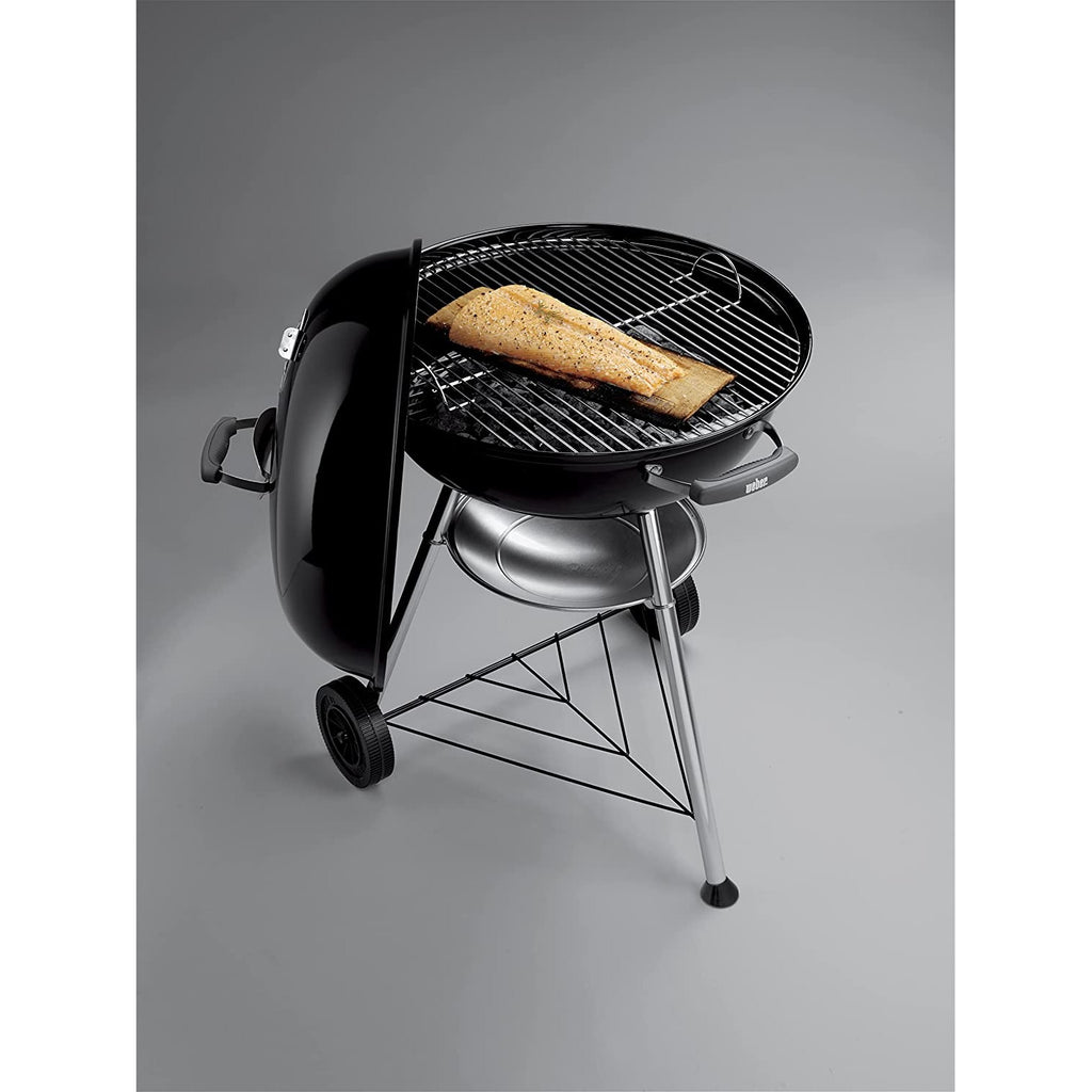 Купи Барбекю на въглища WEBER® Compact 57cm за 388 лв. само от Nika.bg