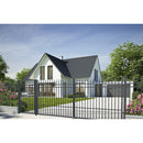 Еднокрила оградна врата PORTLAND с модерна къща на задния план и зеленина около нея.