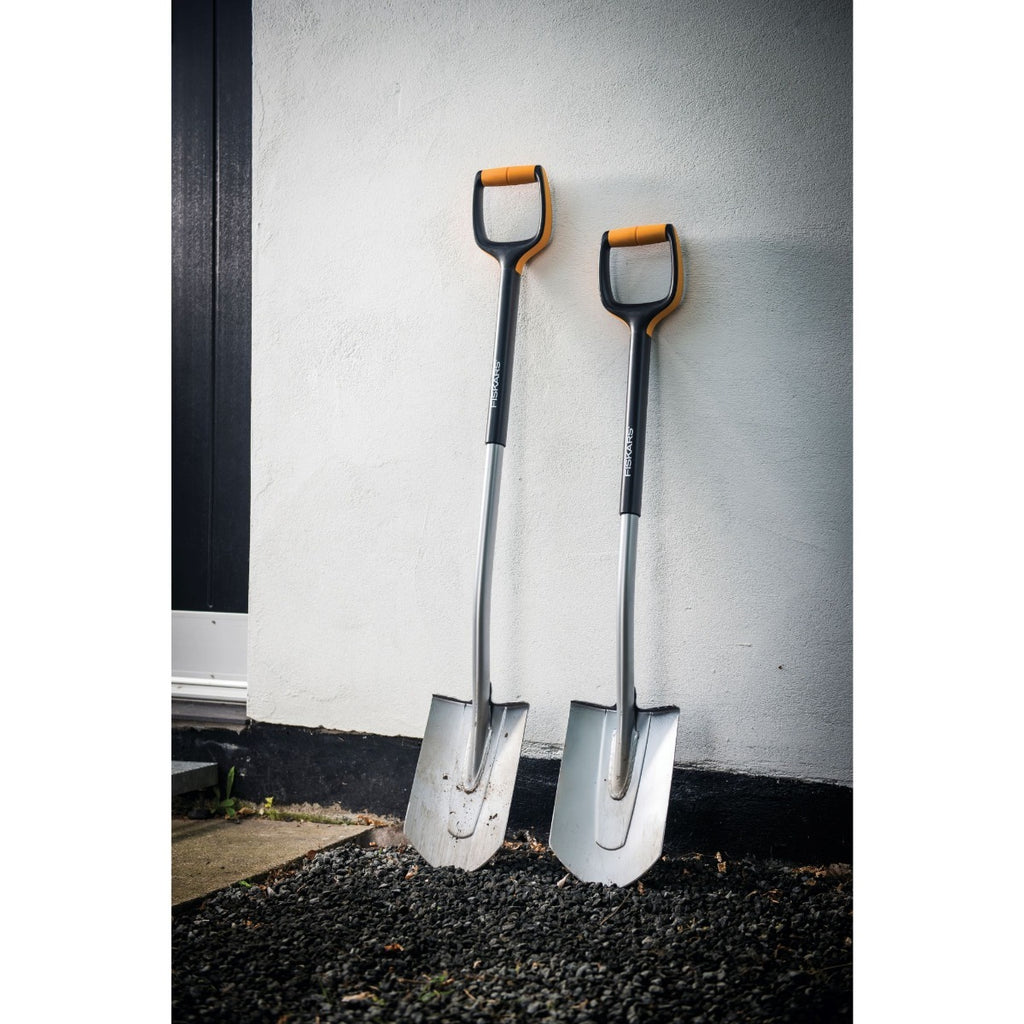 Лопата за копаене Fiskars Xact™ размер L - Nika.bg