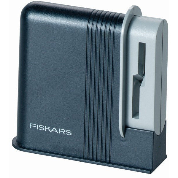 Точило за ножици FISKARS с керамичен камък, идеално за дясна и лява ръка, миялна машина.