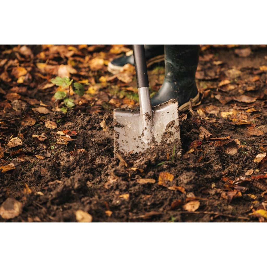 Градинска заострена лопата Fiskars Ergonomic™ - Nika.bg