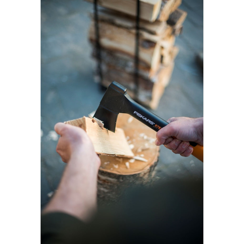 Брадва за къмпинг лов и туризъм Fiskars X7 XS - Nika.bg