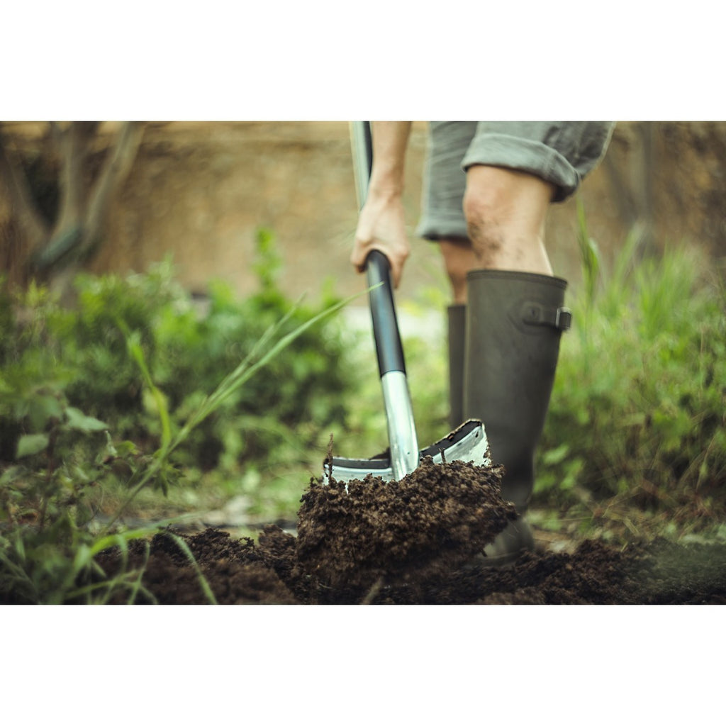 Градинска заострена лопата Fiskars Ergonomic™ - Nika.bg