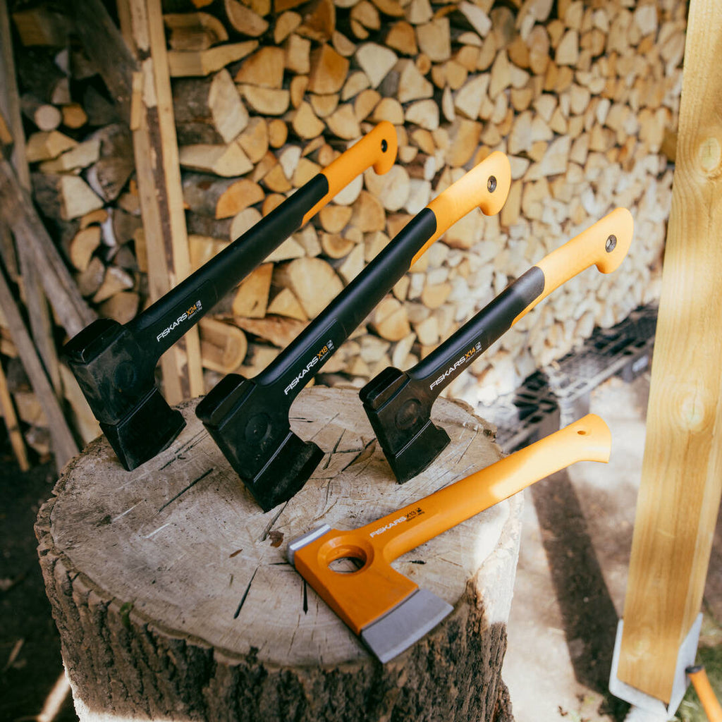 Универсална брадва за къмпинг, лов и туризъм Fiskars X-series™ X14 - XS - Nika.bg