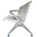 Посетителска пейка Брюксел 3 с елегантен дизайн и перфорирана ламарина за комфорт и вентилация.