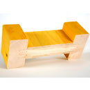 Кофражна греда с жълти дървени страни и централен елемент от масивно дърво.