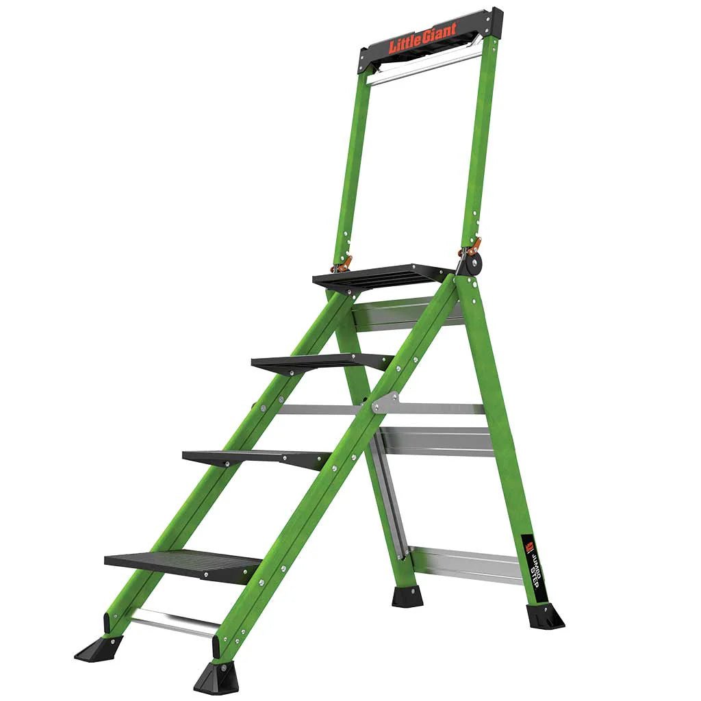 Степ стълба от фибростъкло Little Giant Jumbo Step с широки, противохлъзгащи стъпала за удобство и стабилност.