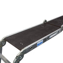 Мултиборд Krause за стълба, водоустойчив и неплъзгащ, осигуряващ комфорт при работа.