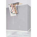 Таванска стълба OMAN TERMO с отворен капак и стълбище за лесен достъп до таванско помещение.