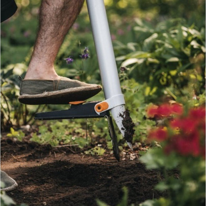 Уред за засаждане на луковици Fiskars Xact™ - Nika.bg