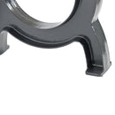 Чугунен крак на дървена пейка, символ на здравина и устойчивост, с характерна форма.