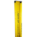 Кофражна греда Form-on smart beam PLUS с жълт цвят и черна капачка, подходяща за строителни площадки.