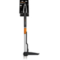 Изкоренител за плевели с телескопична дръжка Fiskars SmartFit™ - Nika.bg