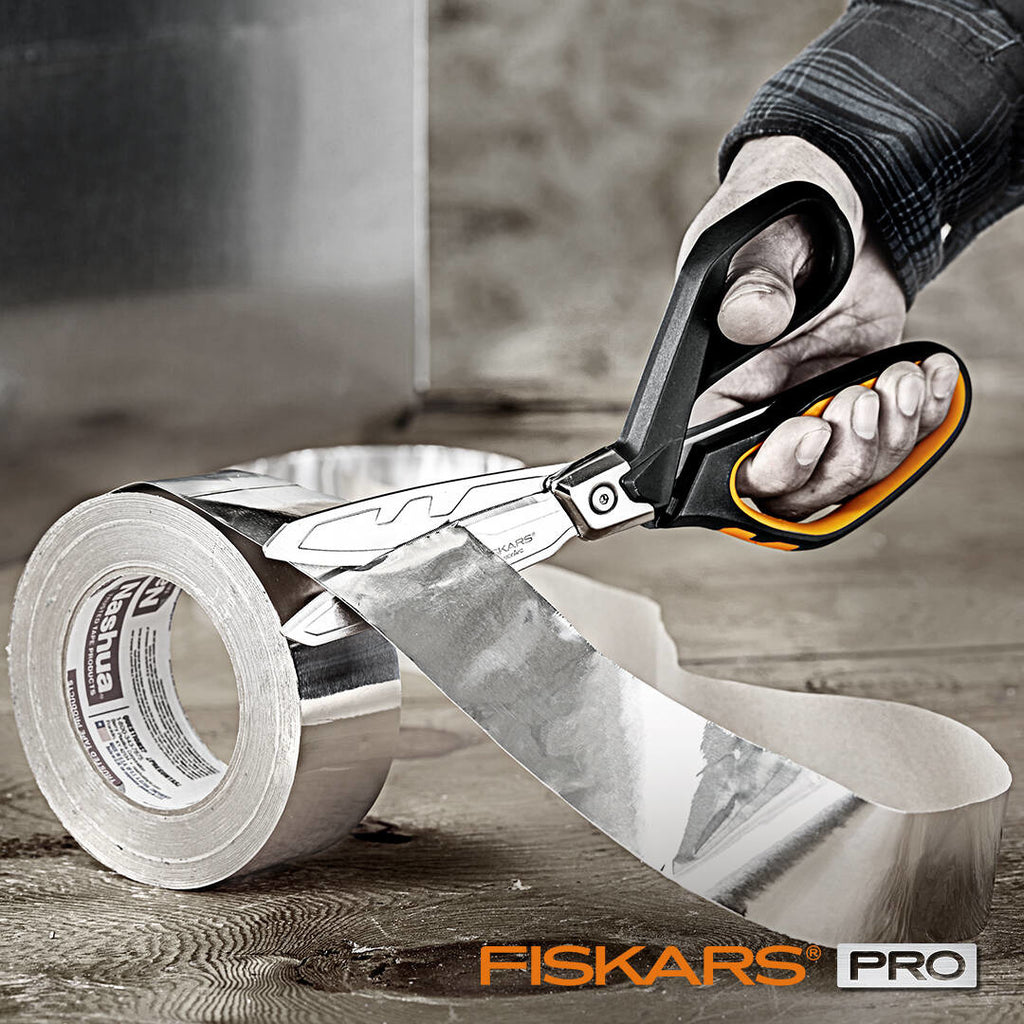 Професионална ножица за изолационни материали с подсилен механизъм Fiskars PRO PowerArc, 26 см - рязане на алуминиево тиксо с удобни дръжки и защита за работа с ръкавици