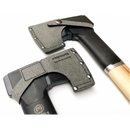 Брадва за къмпинг FISKARS с предпазител за острието, идеална за туризъм и къмпинг.