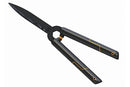 Ножица за храсти Fiskars SingleStep HS22 с вълнообразни остриета, лесна и удобна за работа.
