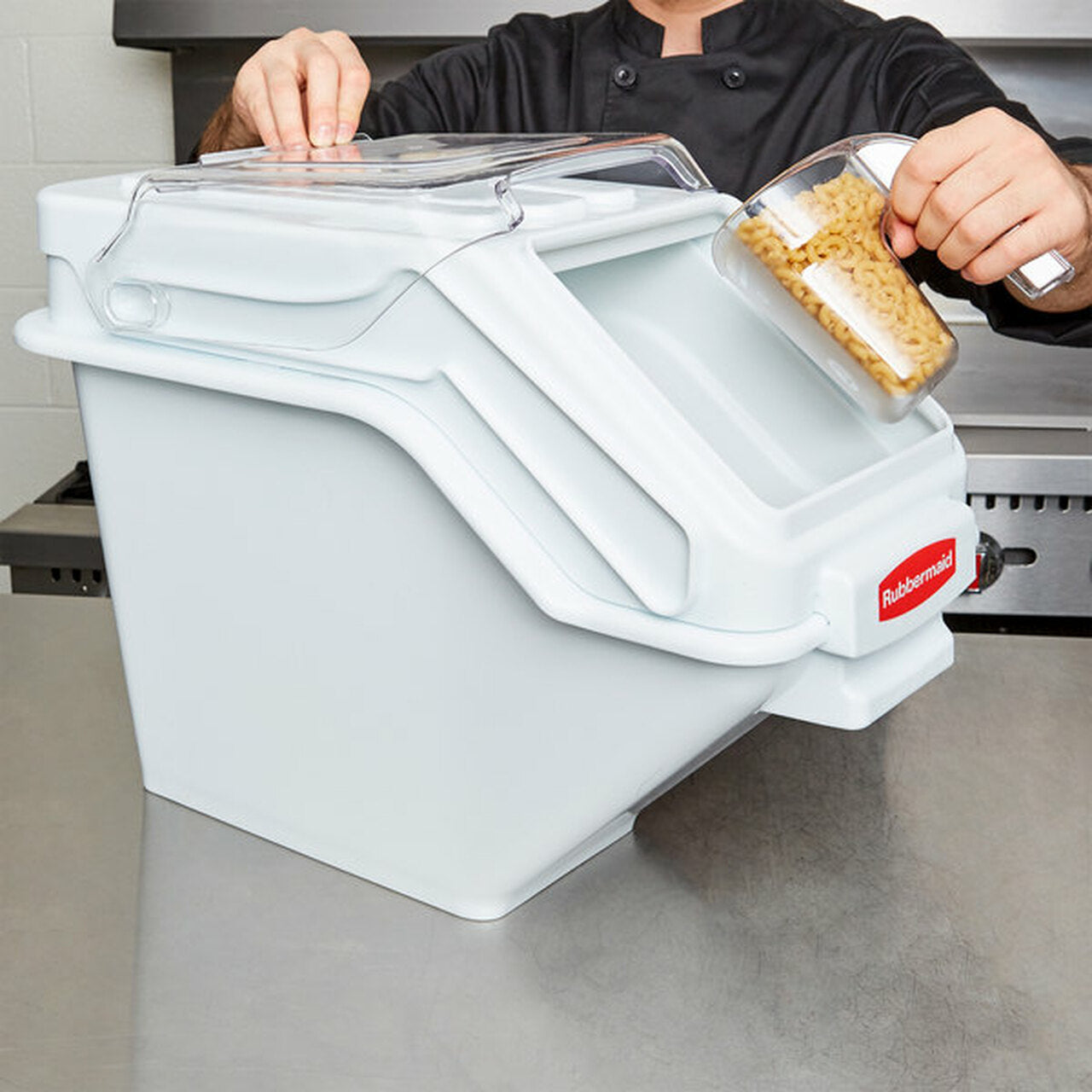 Купи Rubbermaid Кутия за безопасно съхранение на храни-суровини, 24 литра за 344.1 лв. само от Nika.bg
