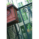 PVC мрежа Quadra 10, използвана за уплътняване на балкон с цветарник.