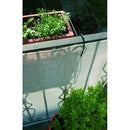 PVC мрежа Quadra 05 на балкон, идеална за уплътняване и защита на растения.