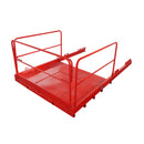 Червена платформа за строителни палетизирани товари с парапети и безопасни ръбове.