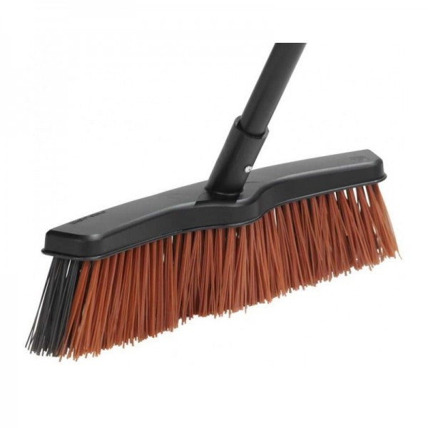 Купи Метла за двор Fiskars Solid за 47.99 лв. само от Nika.bg