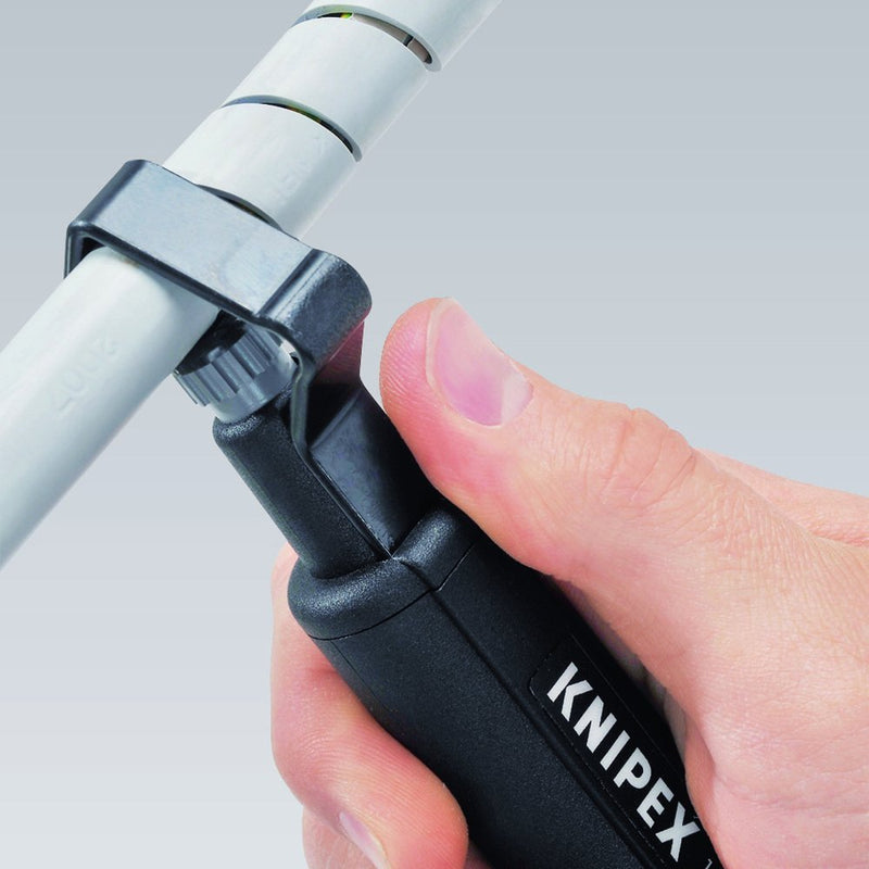 Купи Нож за заголване на кабели KNIPEX 6,0 - 29,0 мм за 108.44 лв. само от Nika.bg