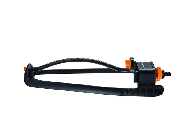 Купи Осцилаторен метален разпръсквач за градинa Fiskars за 68.9 лв. само от Nika.bg