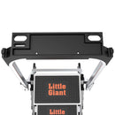 Висококачествена стълба Малкия Гигант® с широки нехлъзгащи стъпала и практичен парапет.