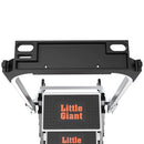 Върхът на стълба Малкия Гигант® с предпазен парапет и удобни стъпала, за безопасна работа на височина.