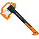 Брадва за цепене на дърва X11 от Fiskars с иновативен дизайн и специално покритие.