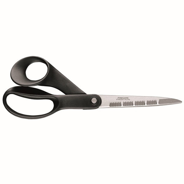 Купи Мултифункционална кухненска ножица Fiskars Essential за 30.99 лв. само от Nika.bg