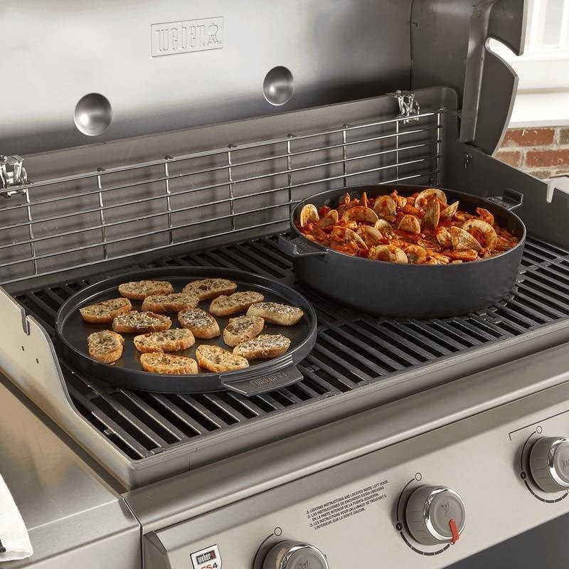 Купи Холандски съд за готвене 2в1 WEBER GBS за 380 лв. само от Nika.bg