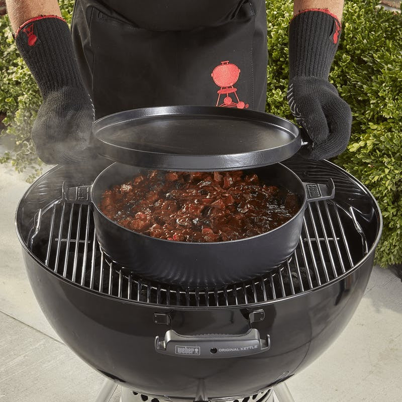 Купи Холандски съд за готвене 2в1 WEBER GBS за 380 лв. само от Nika.bg