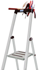 Алуминиева стълба KRAUSE Sepuro 3+1 с удобна платформа и ергономична тава за инструменти.