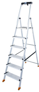 Алуминиева стълба KRAUSE Sepuro 5+1 с платформа и удобни стъпала за домакински и ремонтни задачи.