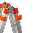 Алуминиева телескопична стълба GIERRE PEPPINA AL060 с регулируеми стъпала и оранжеви сглобки за домашна и професионална употреба.